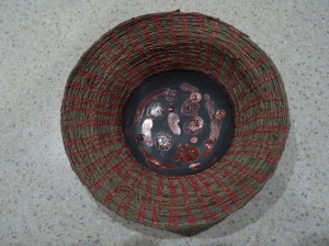 Cassurina needles & ceramic basket 2 with acemetrical rim