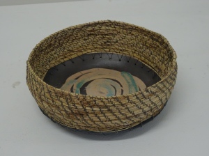 Small Ceramic & Lamandra Grass Basket1